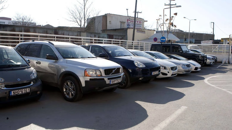 Αυτοκίνητο από… 100 ευρώ: Δείτε τη λίστα των οχημάτων που βγαίνουν στο «σφυρί»